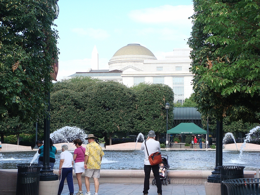 Washington DC [2009 July 03] 018.JPG - Scenes from The National Gallery of Art Sculpture Garden